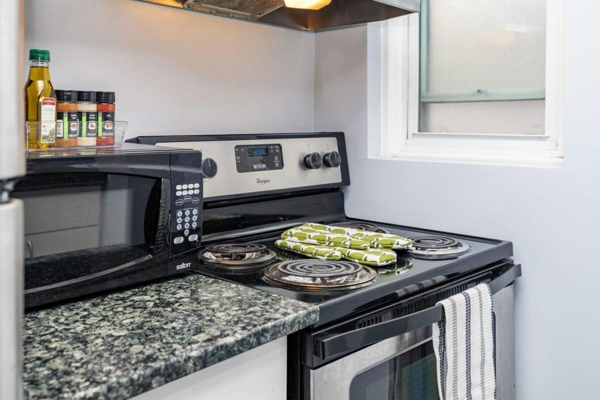 Pet-Friendly Home - Near Chinatown & Little Italy Ottawa Exterior foto